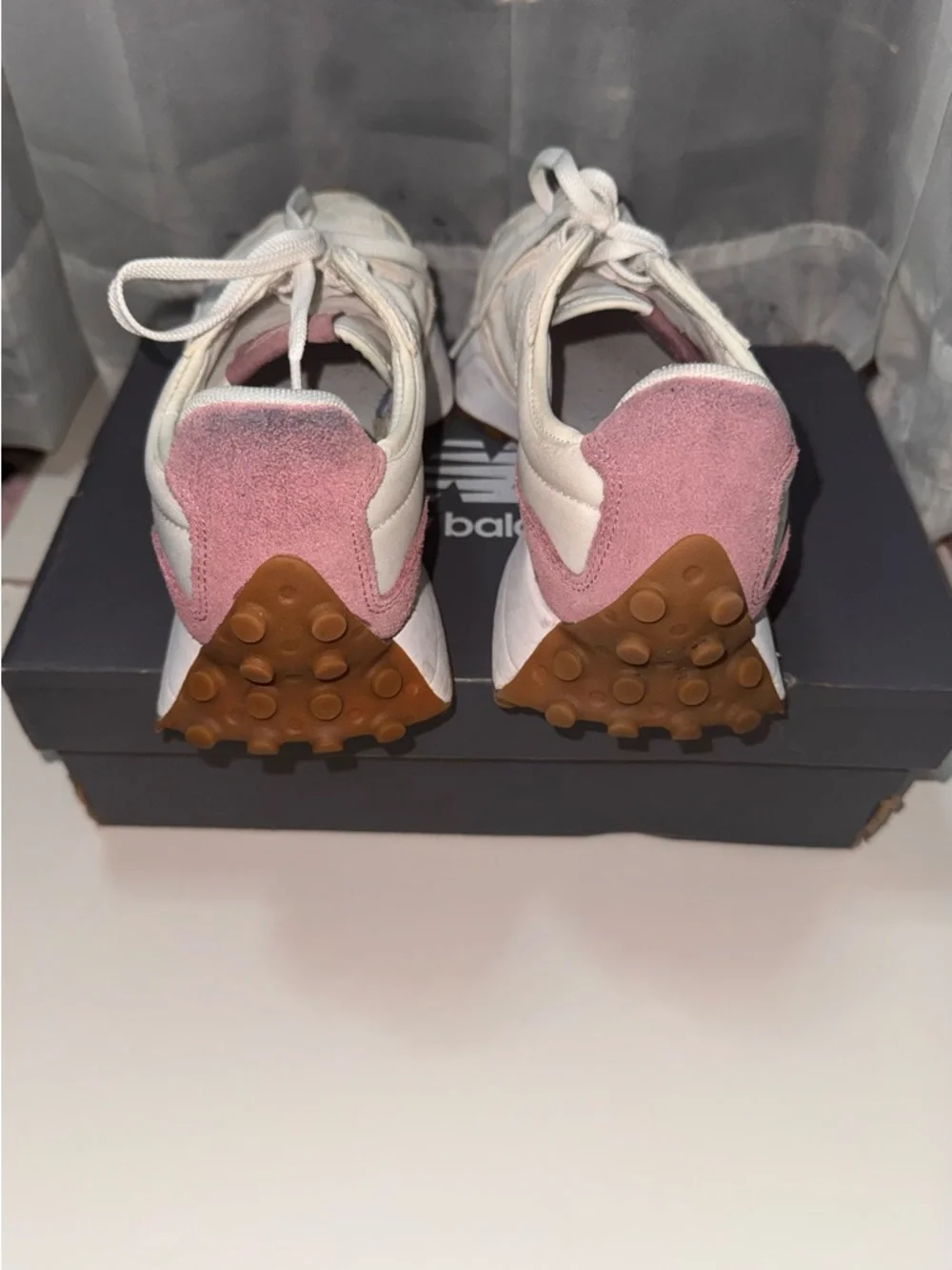 New Balance 327 White and Mauvy Purple  Sneakers - 8.5 - Picture 4 of 10